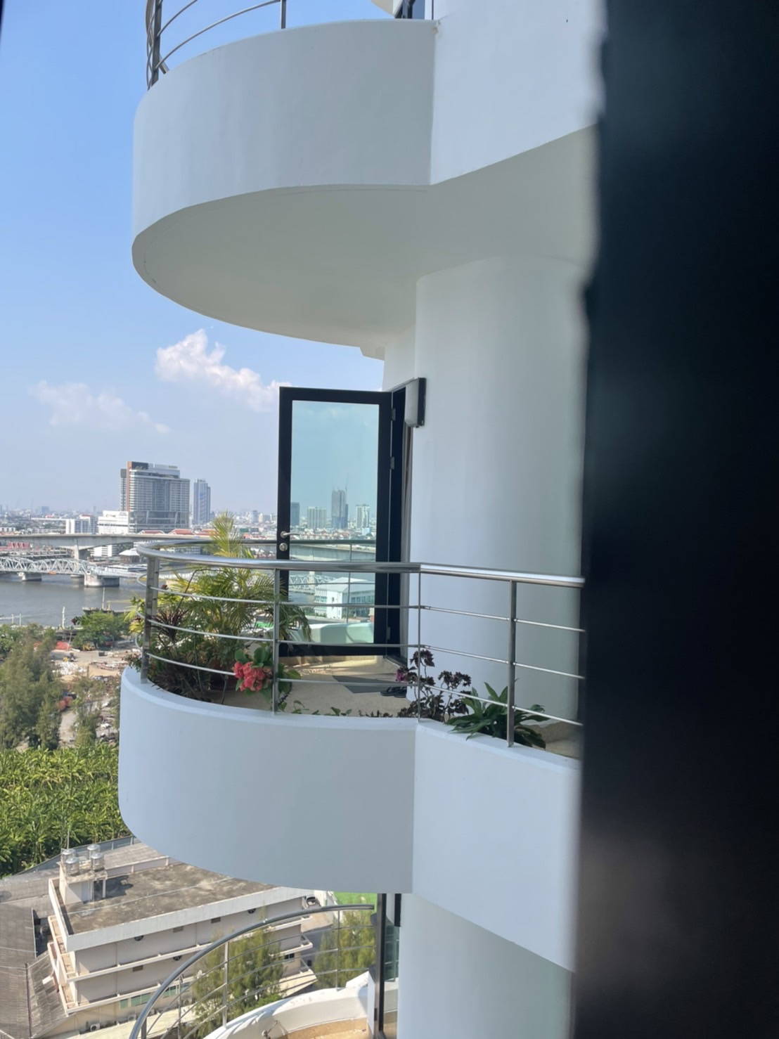 เช่า หรือ ขายห้องชุดหรู คอนโด ศุภาลัย คาซ่า ริวา Supalai Casa Riva ถนนเจริญกรุง พระราม 3