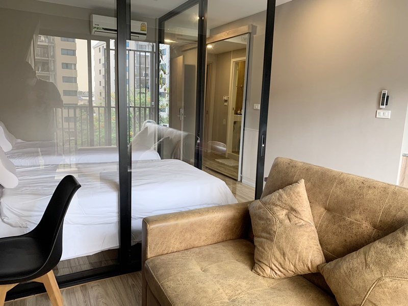 ให้เช่าคอนโด บลอสซั่ม คอนโด สาทร-เจริญราษฎร์ พื้นที่ 31 ตร.ม. 1 ห้องนอน เช่า 8,500 บ/ด