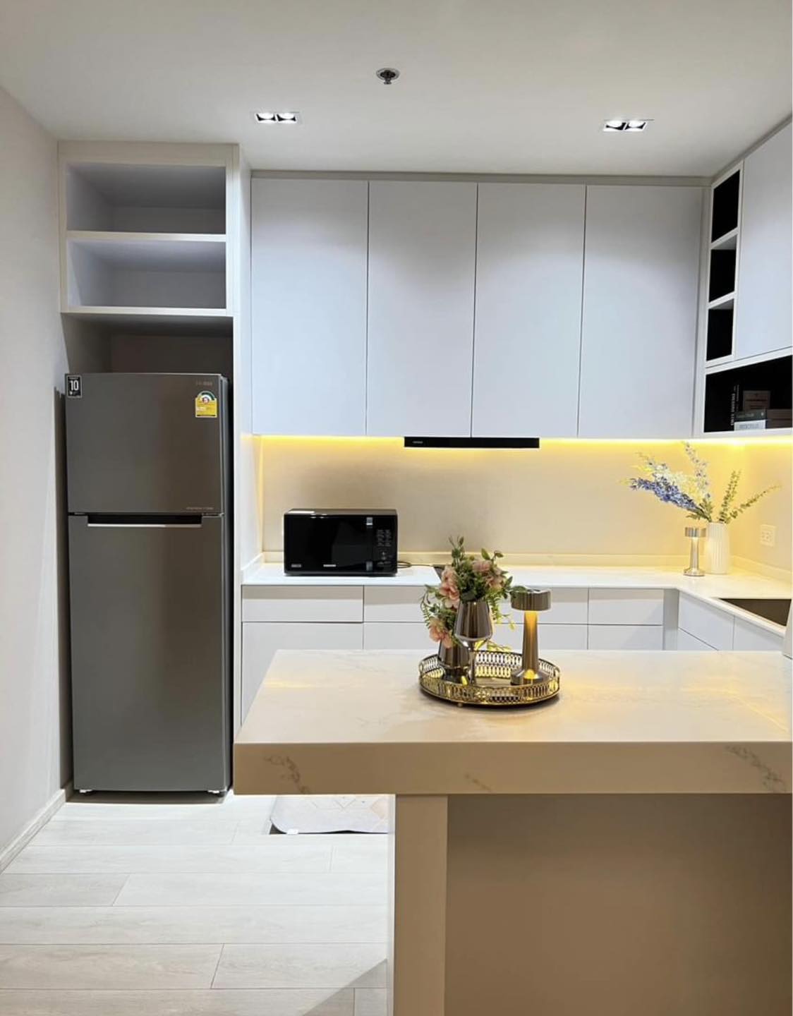 ให้เช่าคอนโด โนเบิล เพลินจิต พื้นที่ 55 ตร.ม 1 ห้องนอน ทิศใต้ ราคา 45,000 บาท/เดือน