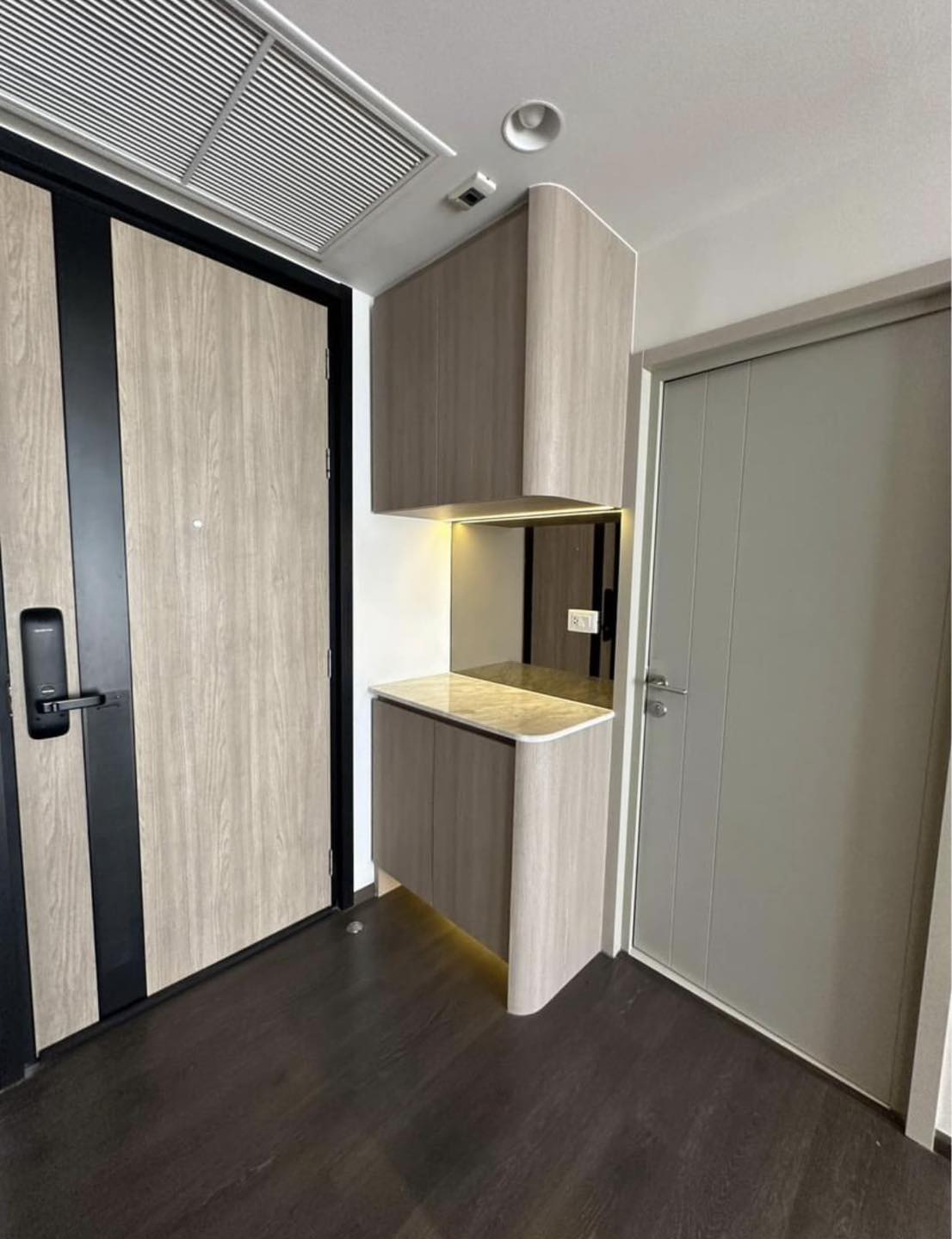 ให้เช่าคอนโด โอกะ เฮ้าส์ พื้นที่ 70 ตร.ม 2 ห้องนอน ราคา 56,000 บาท/เดือน