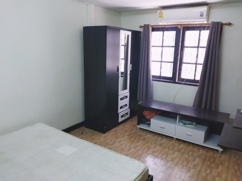 ขาย/ให้เช่าโฮมออฟฟิศ 2 ชั้น ย่านลาดพร้าว พื้นที่ 160 ตรม. เช่า 35,000 บ/ด ขาย 8.1 ล.