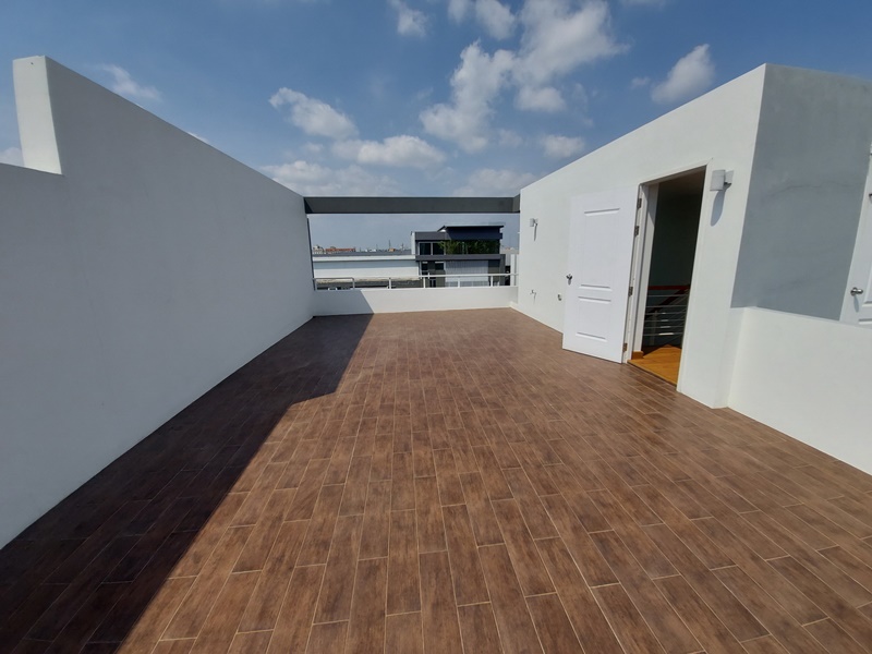 ขายทาวน์โฮม 3.5 ชั้น ย่านลาดพร้าว พื้นที่ 33.30 ตรว. 3 ห้องนอน ขาย 13.7 ล.