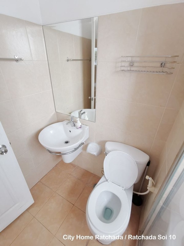 ขายคอนโด ซิตี้ โฮม รัชดา 10 พื้นที่ 37 ตร.ม. 1 ห้องนอน ขาย 1.99 ล้านบาท