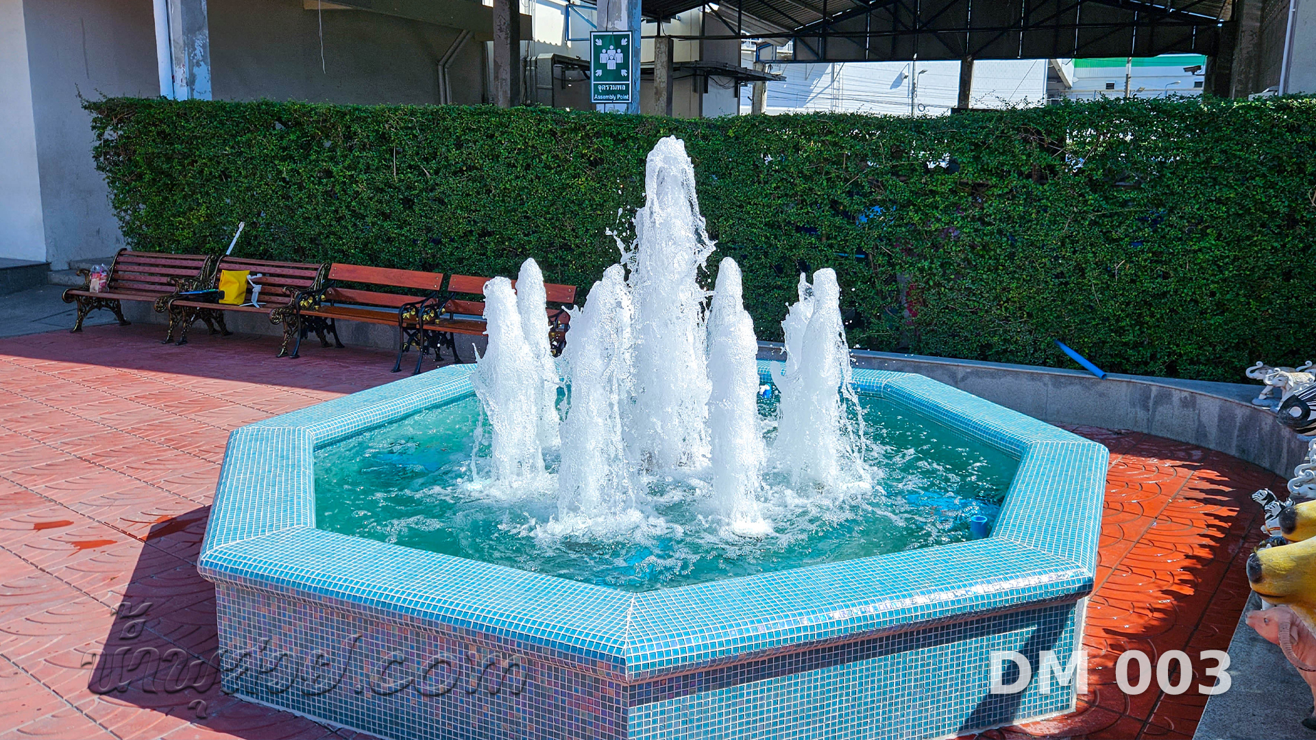น้ำพุต้นสน ตลาดสี่มุมเมือง ปทุมธานี
