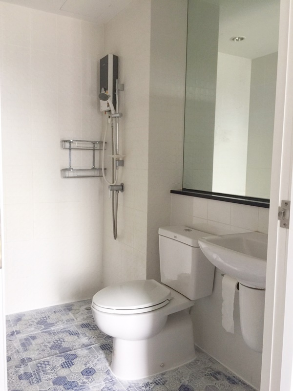 ให้เช่าคอนโด เดอะ ทรี อินเตอร์เชนจ์ พื้นที่ 30 ตร.ม. 1 ห้องนอน เช่า 9,500 บ/ด