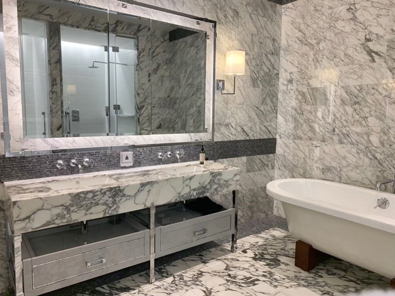 ให้เช่าคอนโด เดอะ ริซท์-คาร์ลตัน เรสซิเดนเซส 126 ตร.ม. 2 ห้องนอน เช่า 180,000 บ/ด