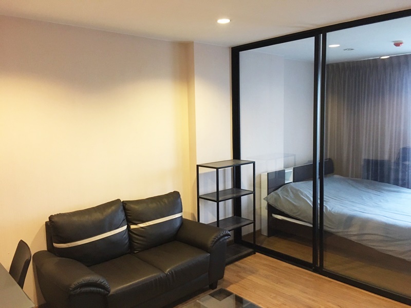 ให้เช่าคอนโด เดอะ ทรี อินเตอร์เชนจ์ พื้นที่ 36 ตร.ม. 1 ห้องนอน เช่า 9,000 บ/ด