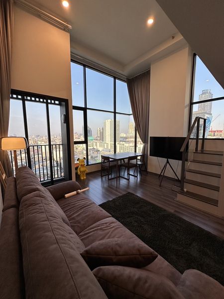 ให้เช่า ไนท์บริดจ์ สเปซ พระราม 9 44 ตรม. Duplex 1 ห้องนอน ราคาเช่า 37,000 /เดือน