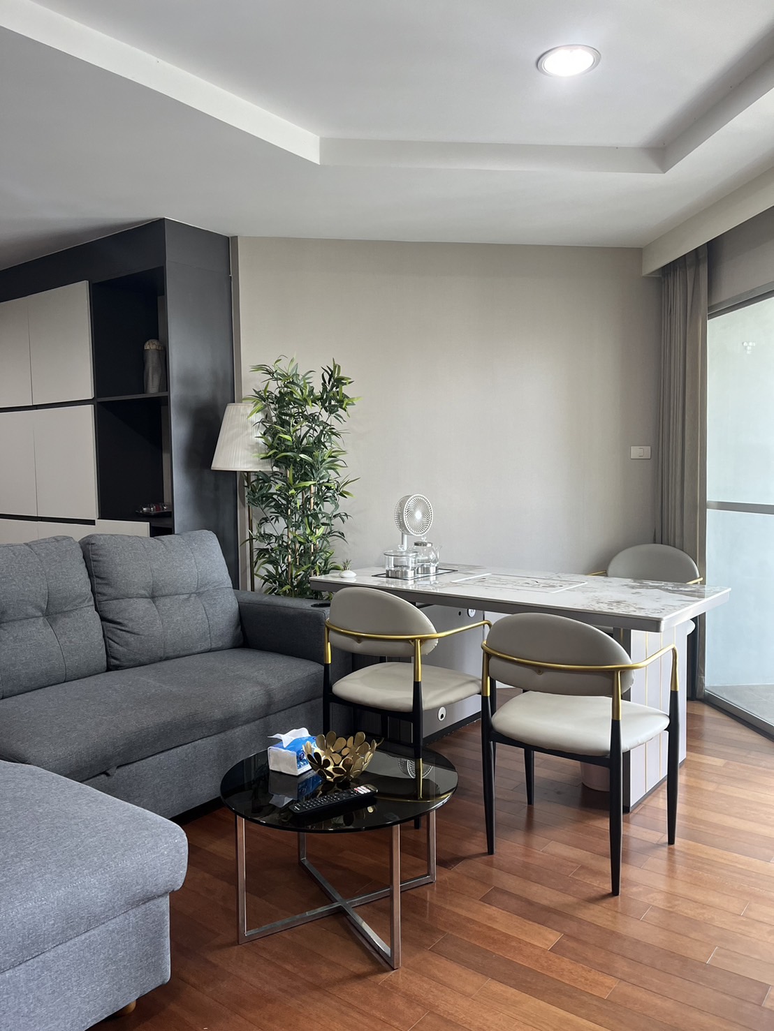 ขาย / เช่า คอนโด เบลล์ แกรนด์ พระราม 9 พื้นที่ 98 ตร.ม. 2 ห้องนอน ขาย 12.6 ล้านบาท เช่า 43,000 บาท