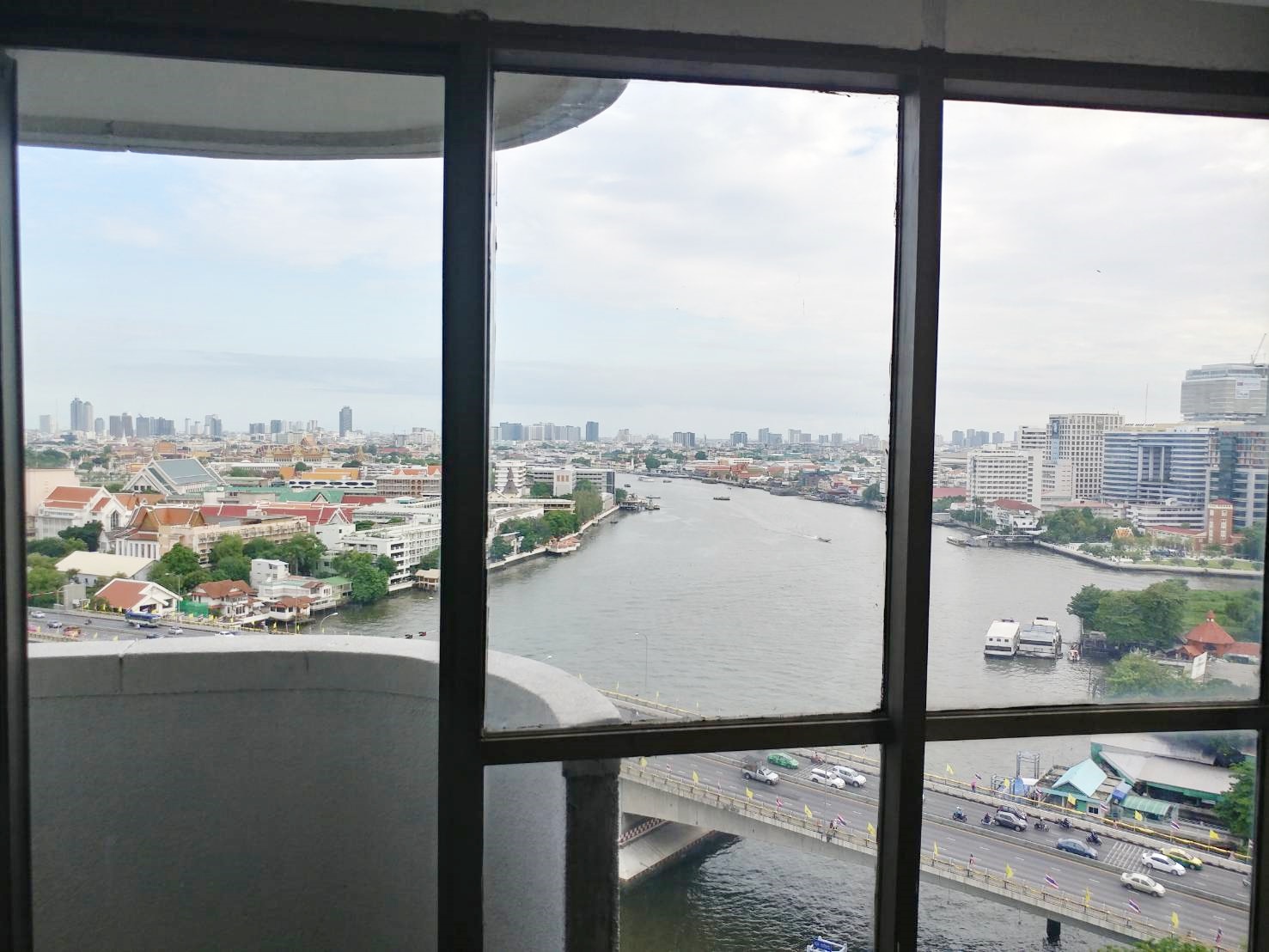 ขายคอนโด รัตนโกสินทร์ วิว แมนชั่น พื้นที่ 278 ตร.ม. 3 ห้องนอน (ห้องเปล่า) ขาย 16 ล้านบาท