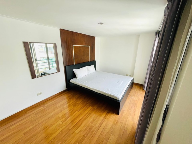 ให้เช่าคอนโด เดอะ วอเตอร์ฟอร์ด พระราม 4 พื้นที่ 108 ตร.ม. 1 ห้องนอน เช่า 18,500 บ/ด