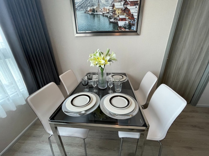 ขาย/ให้เช่า ไนท์บริดจ์ ไพร์ม รัชโยธิน 55 ตร.ม. 2 ห้องนอน. เช่า 38,000 บาท ขาย 11.8 ล้าน