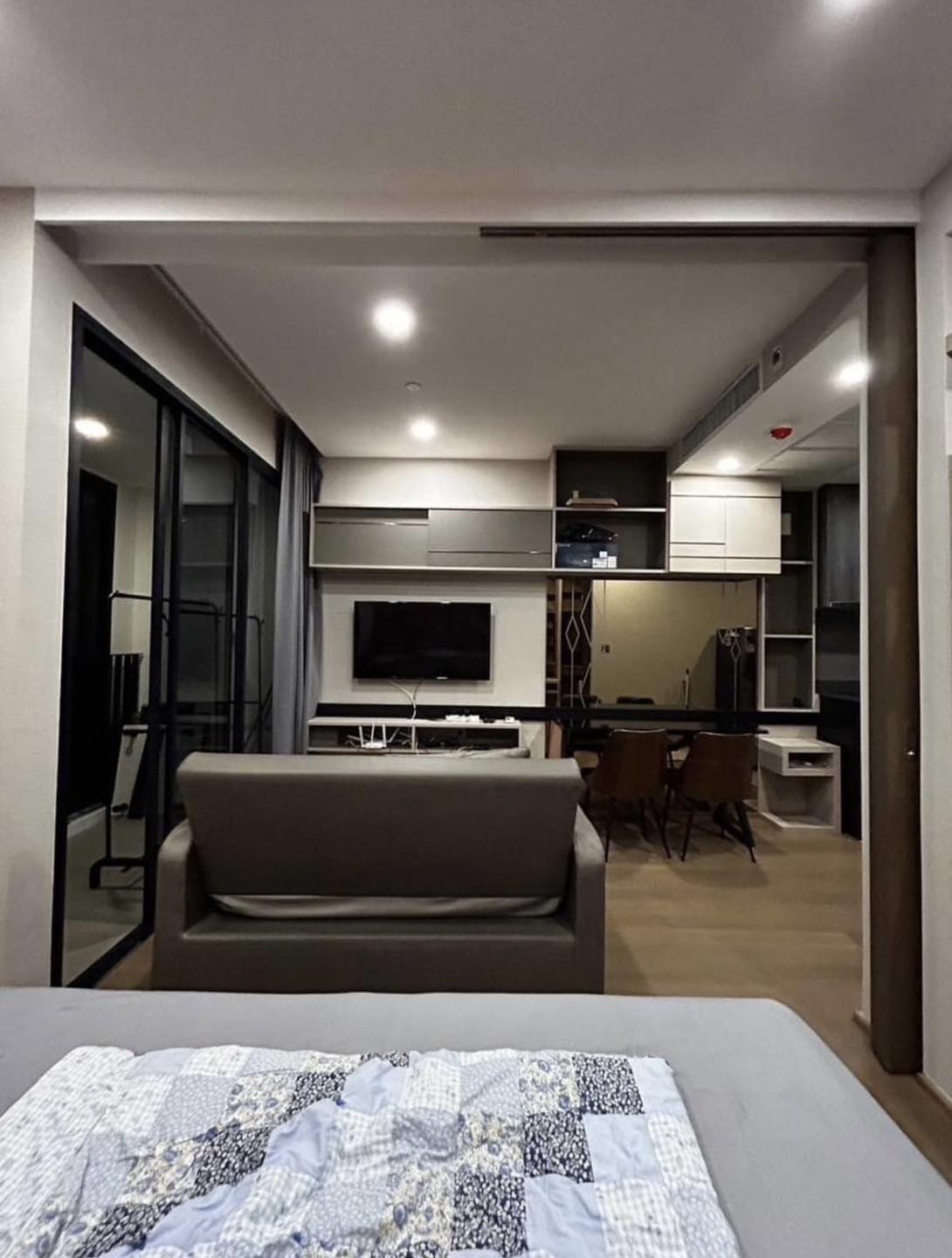 ให้เช่าคอนโด แอชตัน จุฬา สีลม พื้นที่ 35 ตร.ม. 1 ห้องนอน ราคา 28,000 บาท/เดือน