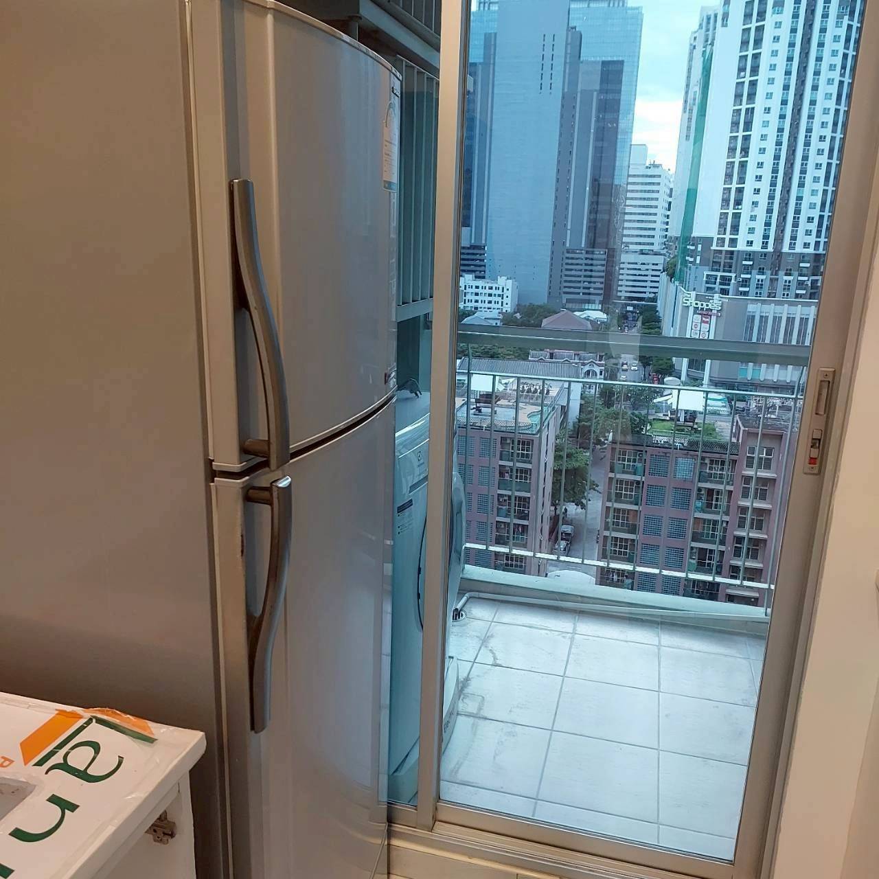 ให้เช่าคอนโด ลุมพินี เพลส พระราม 9 ตึก C ชั้น 14 พื้นที่ 35 ตรม. 1 ห้องนอน