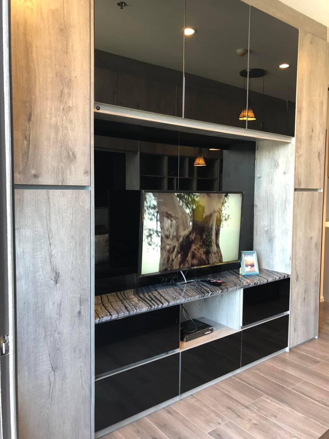 ให้เช่า วิสซ์ดอม เอสเซ้นส์ สุขุมวิท 35 ตรม. 1 ห้องนอน ราคาเช่า 23,000 บาท/เดือน