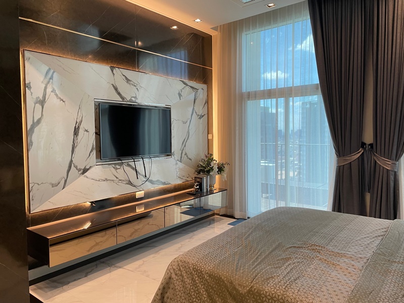 ให้เช่าคอนโด รอยัล เรสสิเดนซ์ พาร์ค 185 ตร.ม. 2 ห้องนอน (เพนต์เฮาส์) ขาย 45 ล้านบาท