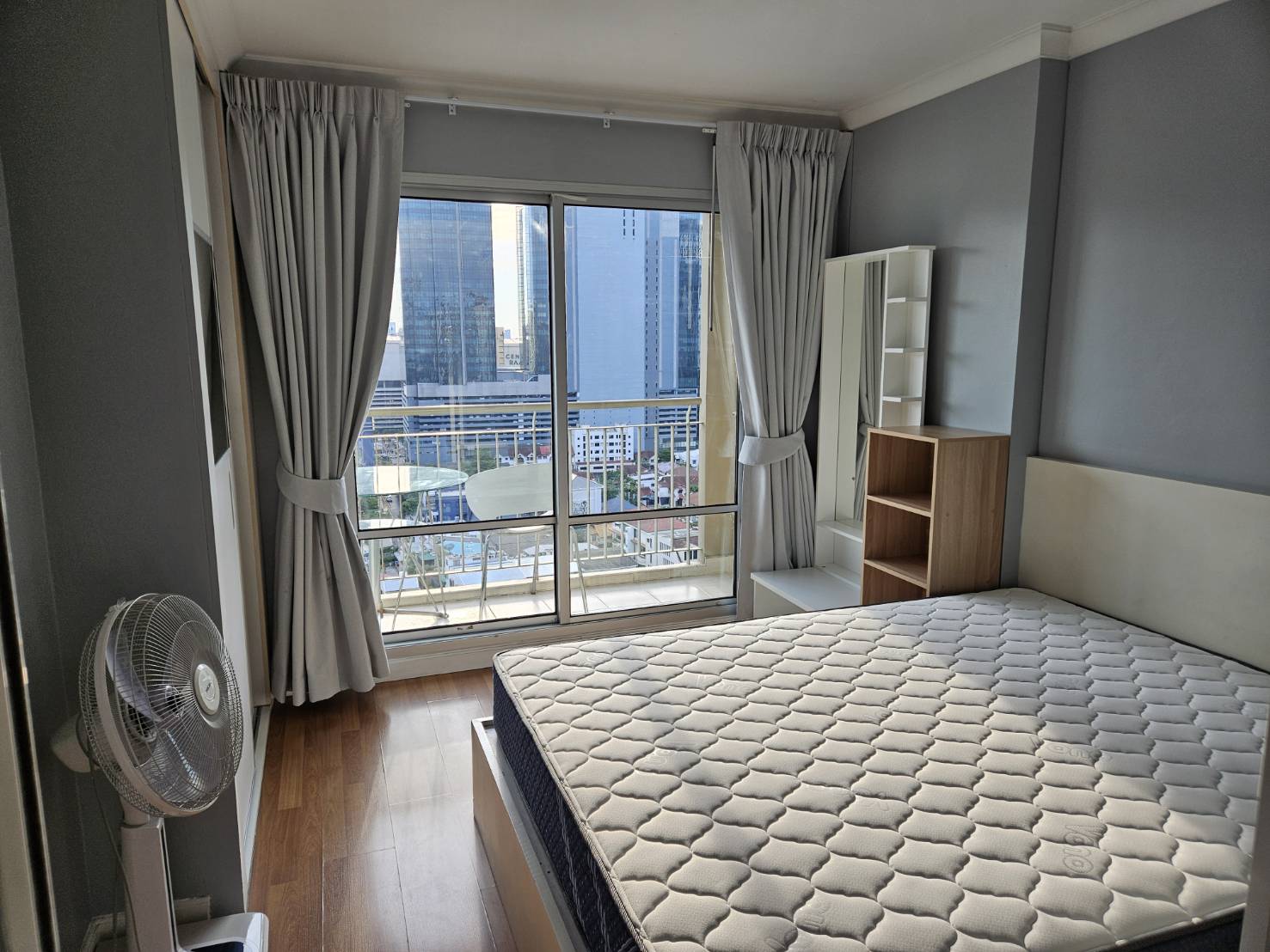 ให้เช่าคอนโด ลุมพินี เพลส พระราม 9 พื้นที่ 38 ตร.ม. 1 ห้องนอน เช่า 15,000 บ/ด