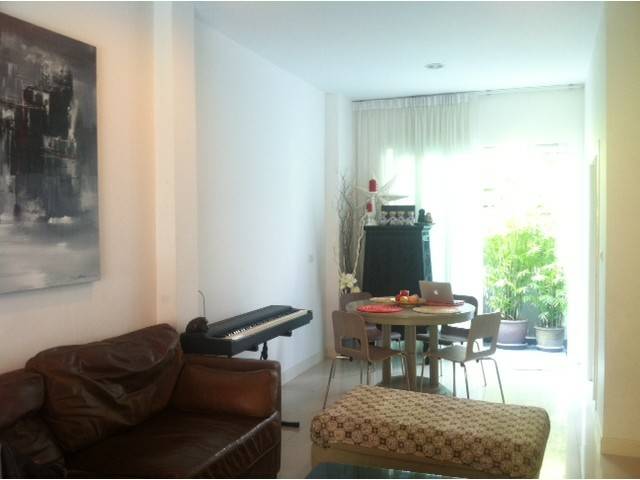 ขายทาวน์เฮ้าส์ 3 ชั้น โครงการบ้านกลางเมือง 28 ตรว. 3 ห้องนอน 8.5 ล้านบาท