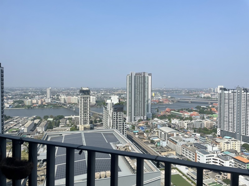 ให้เช่าคอนโด เดอะ ทรี อินเตอร์เชนจ์ พื้นที่ 35 ตร.ม. 1 ห้องนอน เช่า 14,000 บ/ด