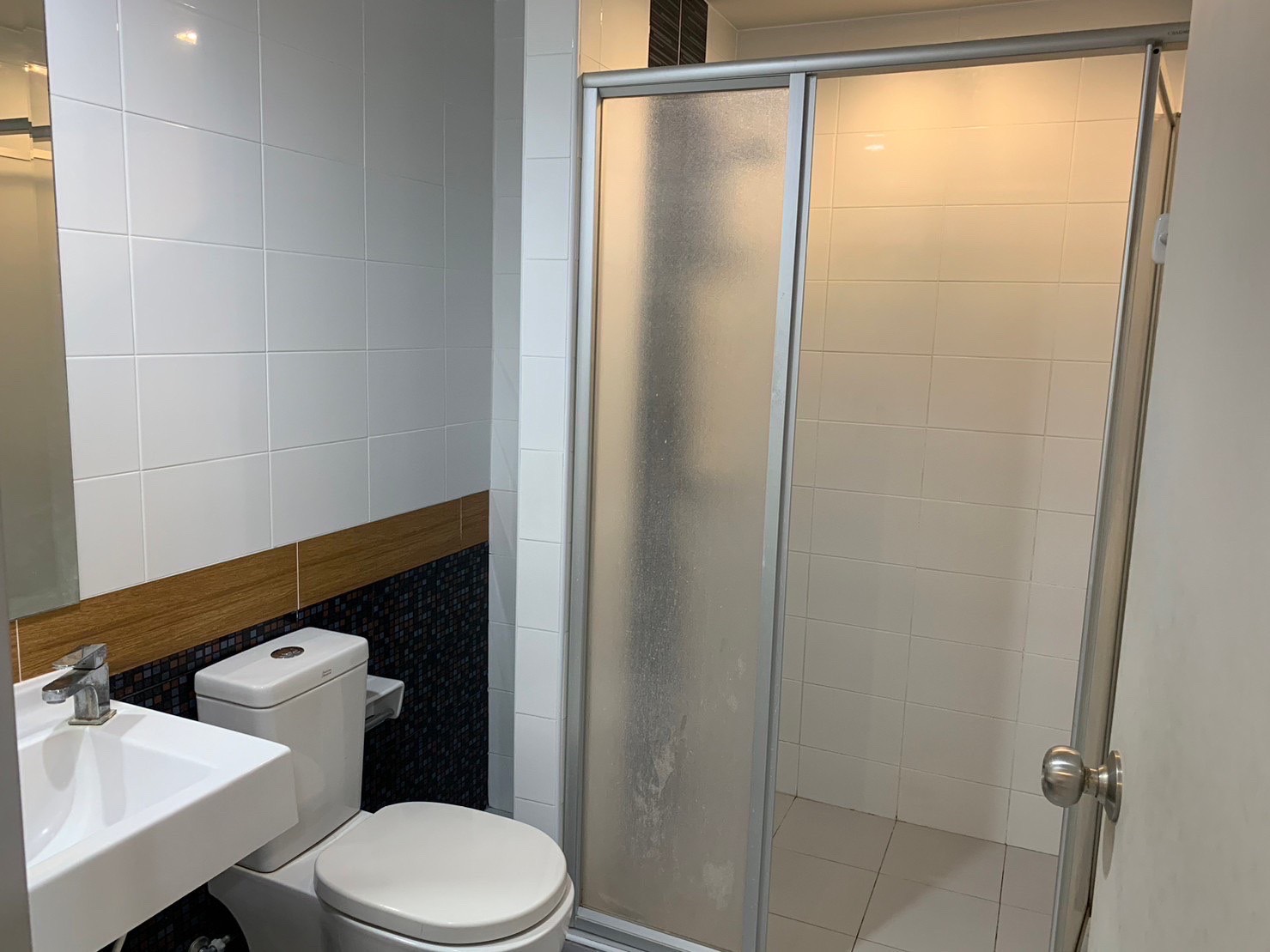 ให้เช่าคอนโด เดอะ แคปิตอล สุขุมวิท 30/1 พื้นที่ 90 ตร.ม. 1 ห้องนอน เช่า 33,000 บ/ด