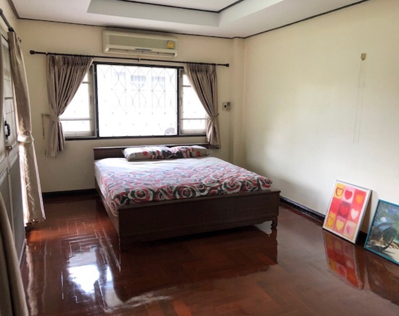 ให้เช่าบ้านเดี่ยว 2 ชั้น รามคำแหง พื้นที่ 60 ตรว. 3 ห้องนอน เช่า 25,000 บ/ด