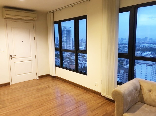 ให้เช่าคอนโด เดอะ เครสท์ พหลโยธิน 11 พื้นที่ 63 ตร.ม. 2 ห้องนอน เช่า 26,000 บ/ด