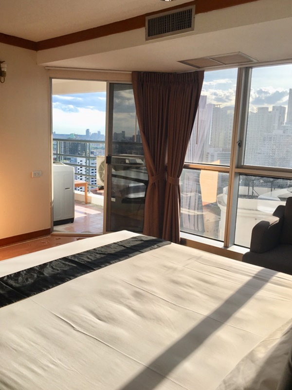 ให้เช่าคอนโด เดอะ วอเตอร์ฟอร์ด ไดมอนด์ 121 ตรม. 3 ห้องนอน เช่า 44,800 บ/ด