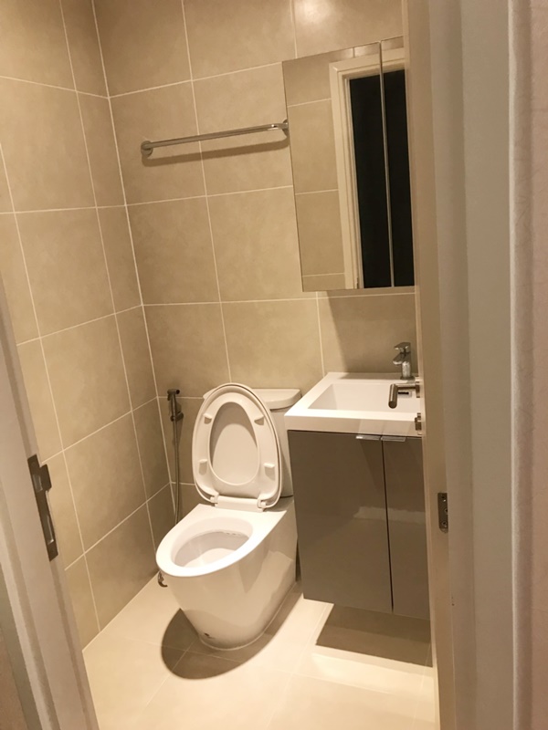 เช่าคอนโด แกรนด์ คอนโดมิเนียม วุฒากาศ 53 พื้นที่ 27 ตร.ม. 1 ห้องนอน เช่า 8,500 บ/ด