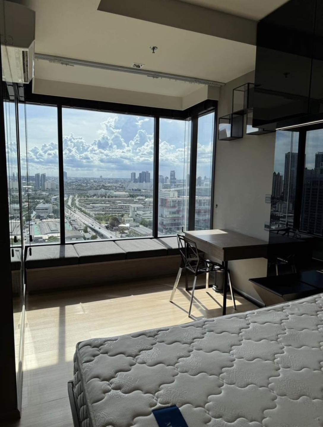 ให้เช่าคอนโด เอ็ม จตุจักร พื้นที่ 36 ตร.ม 1 ห้องนอน ราคา 25,000 บาท/เดือน