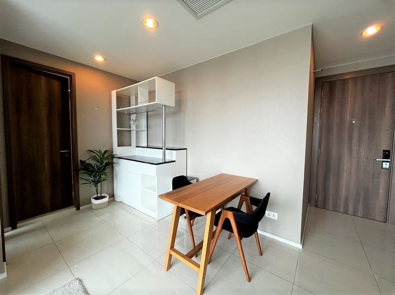 ให้เช่าคอนโด แม่น้ำ เรสซิเดนท์ 45 ตร.ม. 1 ห้องนอน เช่า 28,000 บ/ด