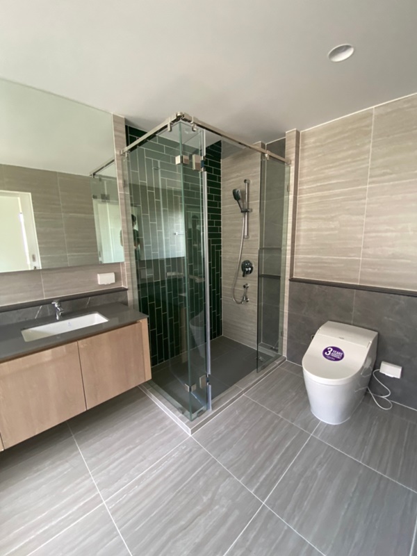 ขาย/ให้เช่าบ้านเดี่ยว 2 ชั้น ย่านบางกะปิ 77 ตรว. 4 ห้องนอน เช่า 300,000 บ/ด ขาย 32 ล.