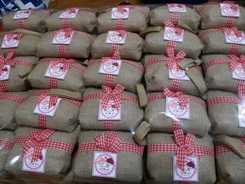 กระเป๋ากระสอบสีขาว สีธรรมชาติ โบว์สก๊อตแดง