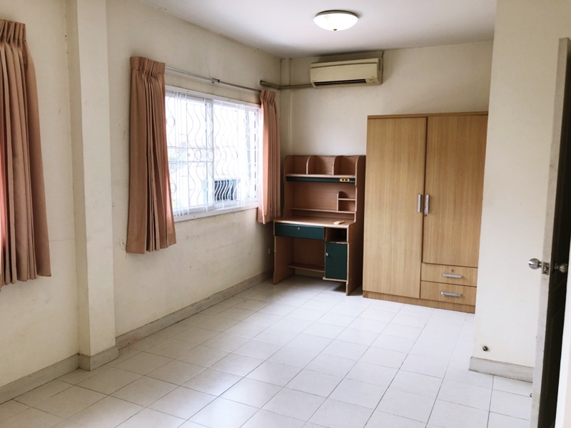 ให้เช่าทาวน์เฮาส์ 2 ชั้น ย่านบางใหญ่ พื้นที่ 19.5 ตรว. 3 ห้องนอน เช่า 7,000 บ/ด