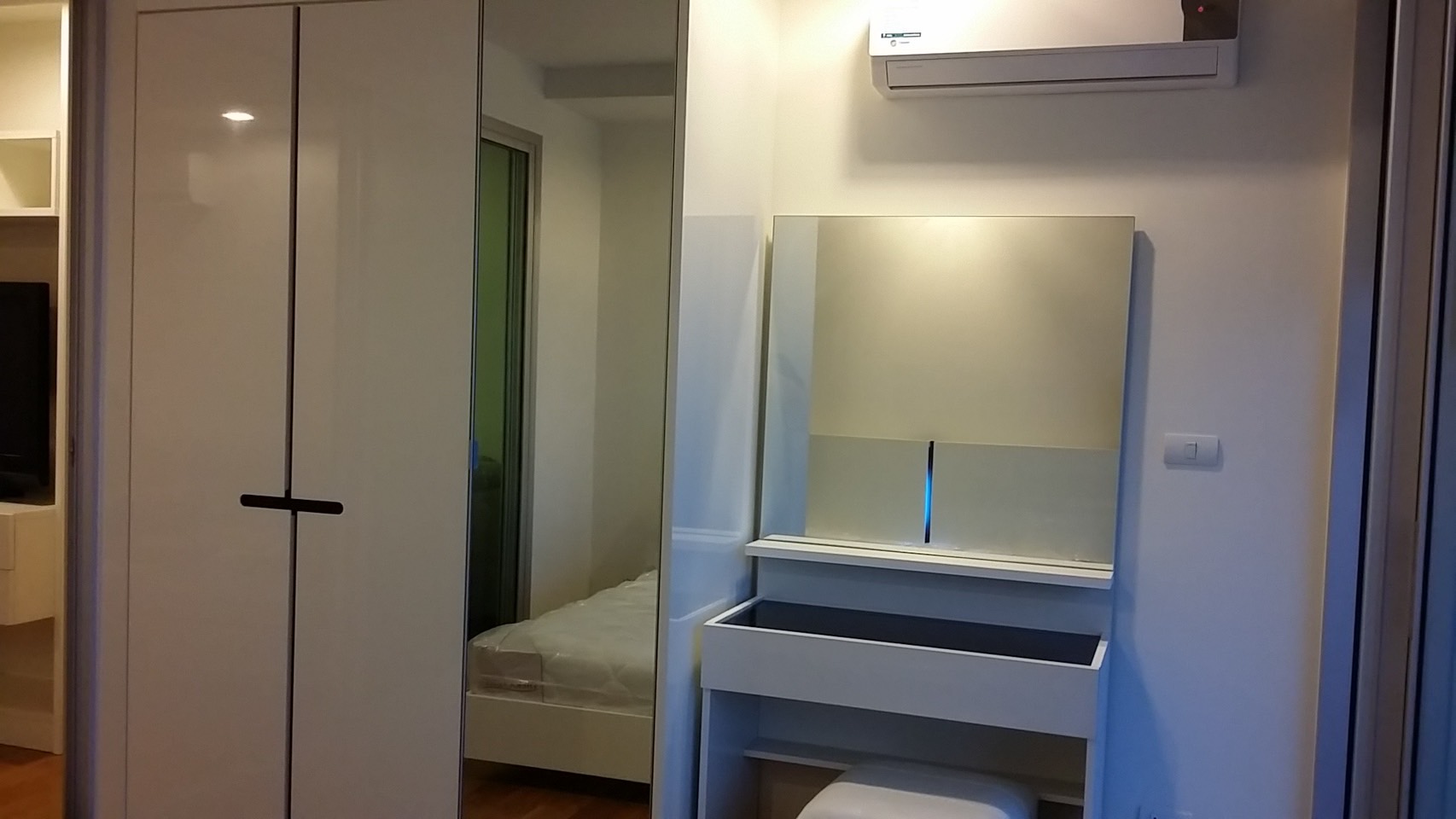 ให้เช่าคอนโด แอ็บสแตร็กส์ พหลโยธิน พาร์ค พื้นที่ 38 ตรม. 1 ห้องนอน เช่า 15,000 บาท/เดือน