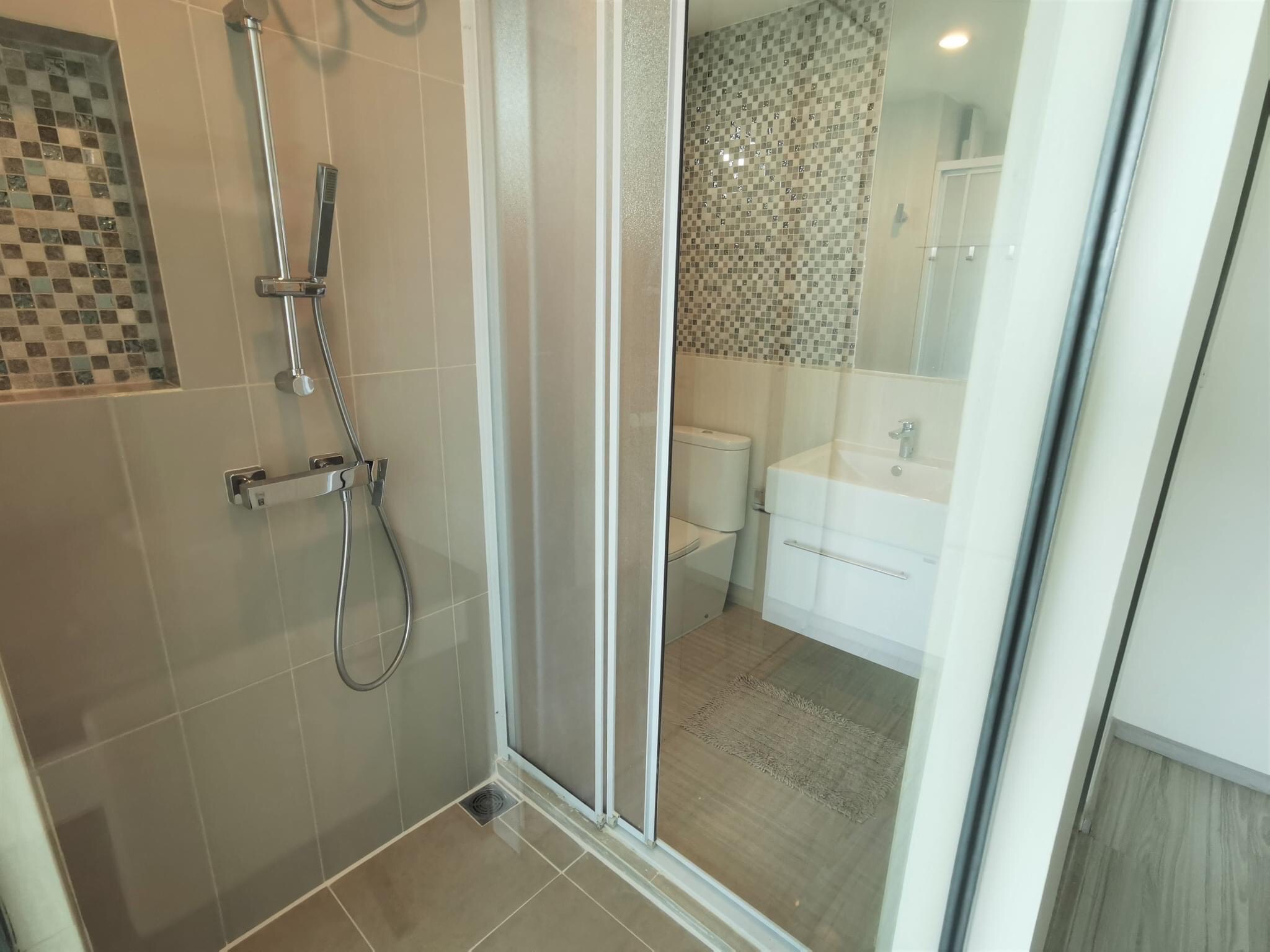 ให้เช่า ไลฟ์ รัชดาภิเษก 56 ตรม. 2 ห้องนอน เช่า 25,000 บาท/เดือน