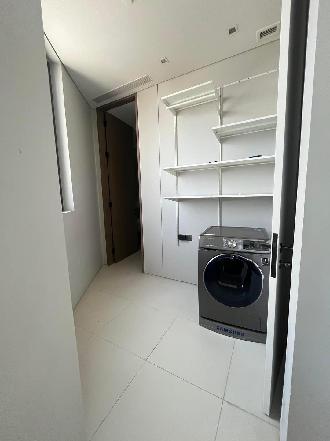 ให้เช่า บันยัน ทรี เรสซิเดนซ์ ริเวอร์ไซด์ แบงค์ค็อก 248 ตร.ม 3 ห้องนอน ราคา 300,000 บาท/เดือน