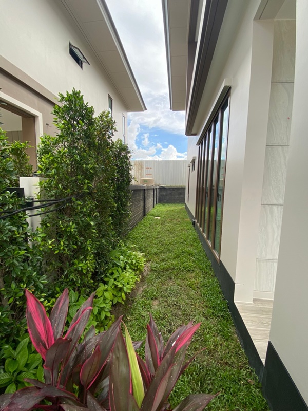 ขาย/ให้เช่าบ้านเดี่ยว 2 ชั้น ย่านบางกะปิ 77 ตรว. 4 ห้องนอน เช่า 300,000 บ/ด ขาย 32 ล.