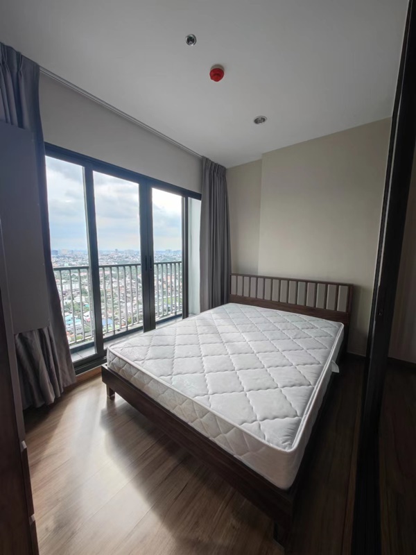 ให้เช่าคอนโด เดอะ ทรี ริโอ้ บางอ้อ พื้นที่ 31 ตร.ม. 1 ห้องนอน เช่า 10,000 บ/ด