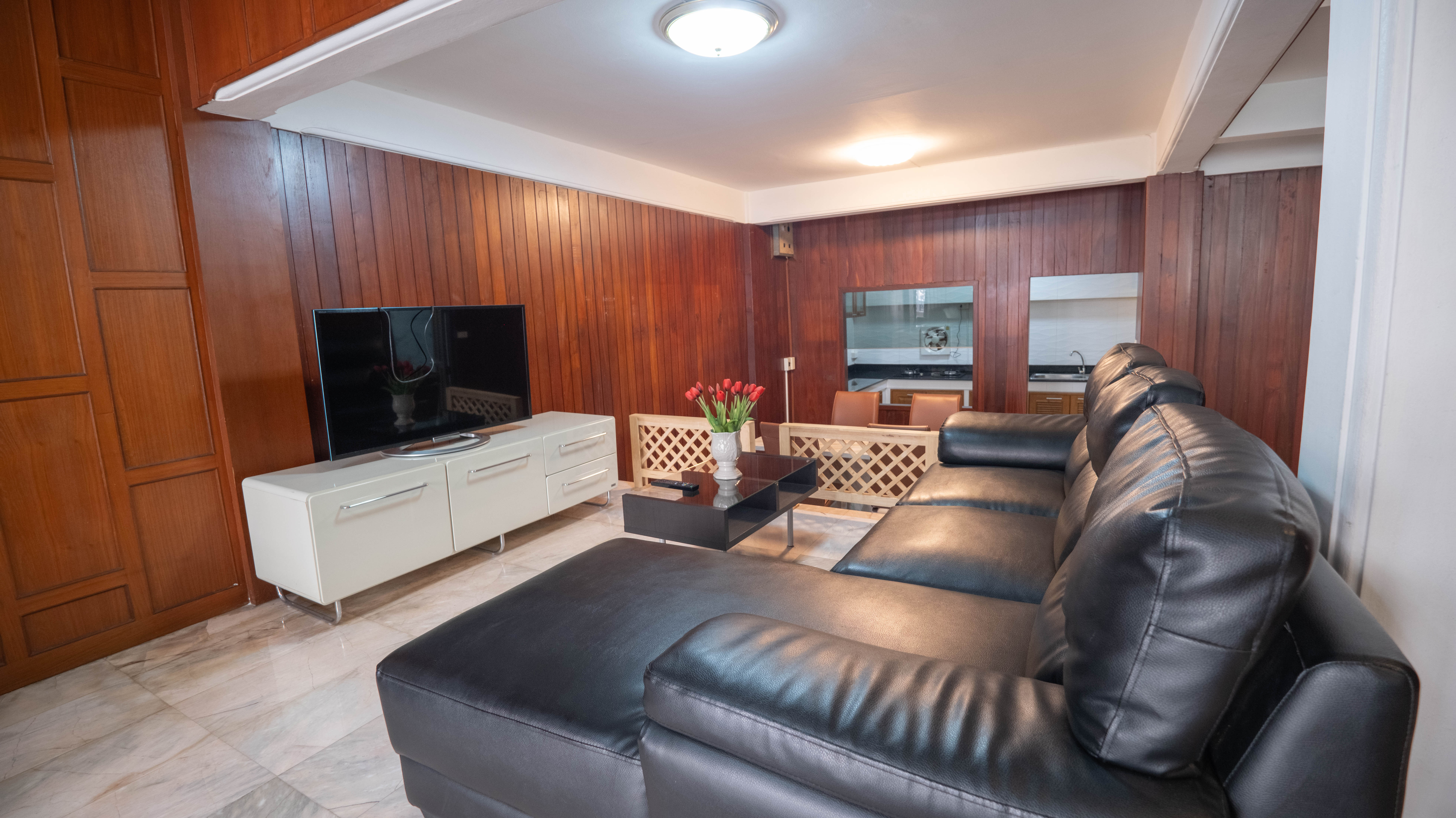 ให้เช่าทาวน์เฮ้าส์ 4 ชั้น ย่านเอกมัย 26 พื้นที่ 24 ตรว. 5 ห้องนอน เช่า 50,000 บ/ด