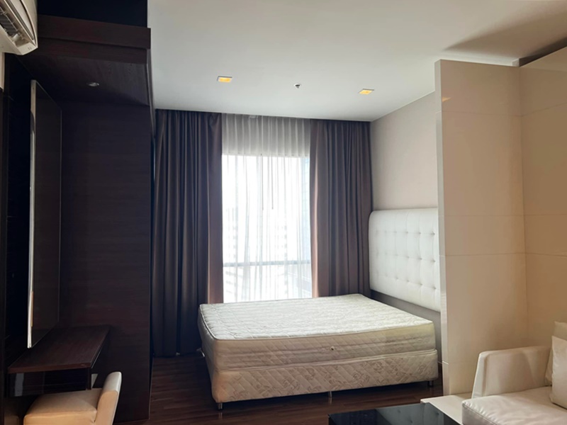 ให้เช่า/ขาย คอนโด ไอวี่ แอมพิโอ พื้นที่ 33.82 ตร.ม. สตูดิโอ ให้เช่า 18,000 บ/ด ขาย 5.3 ล.