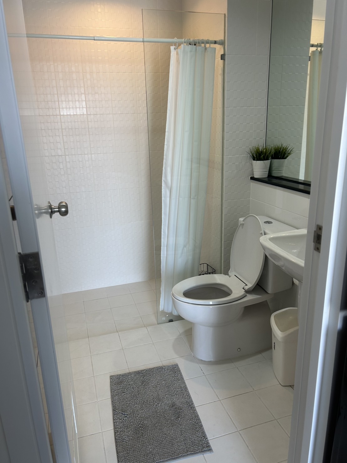 ให้เช่าคอนโด เดอะ ทรี อินเตอร์เชนจ์ พื้นที่ 36 ตร.ม. 1 ห้องนอน ชั้นสูง