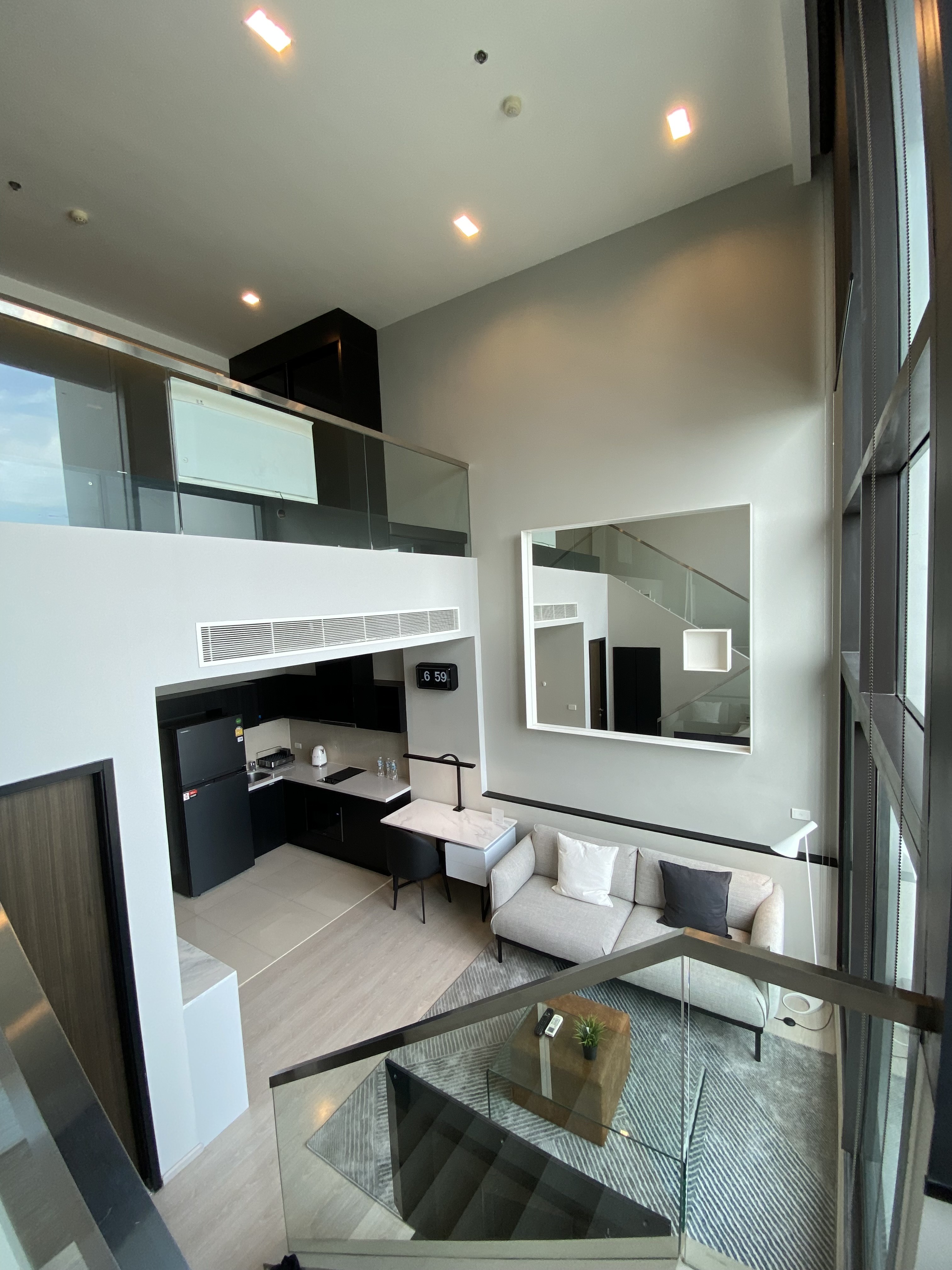 ให้เช่า ริทึ่ม สุขุมวิท 44/1 พื้นที่ 62 ตร.ม.1 ห้องนอน 2 ชั้น (Duplex) เช่า 36,500 บ/ด