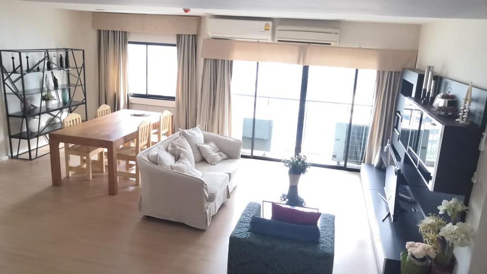 Renova Residence ซอยนายเลิศ 3 ห้องนอน 3 ห้องน้ำ ขนาด 142 ตารางเมตร รับสัญญาระยะสั้น
