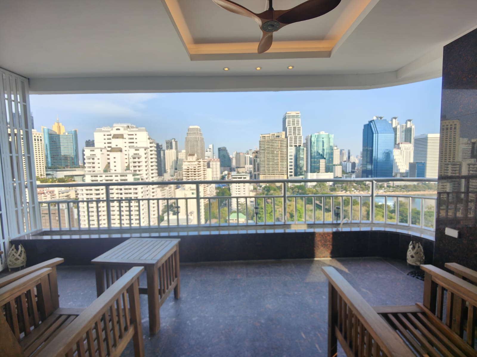 KDM15.1 วอเตอร์ฟอร์ด ไดมอน สุขุมวิท 30/1 3 ห้องนอน 3 ห้องน้ำ 146 ตรม ชั้นสูง ค่าเช่า 90,000 บาท