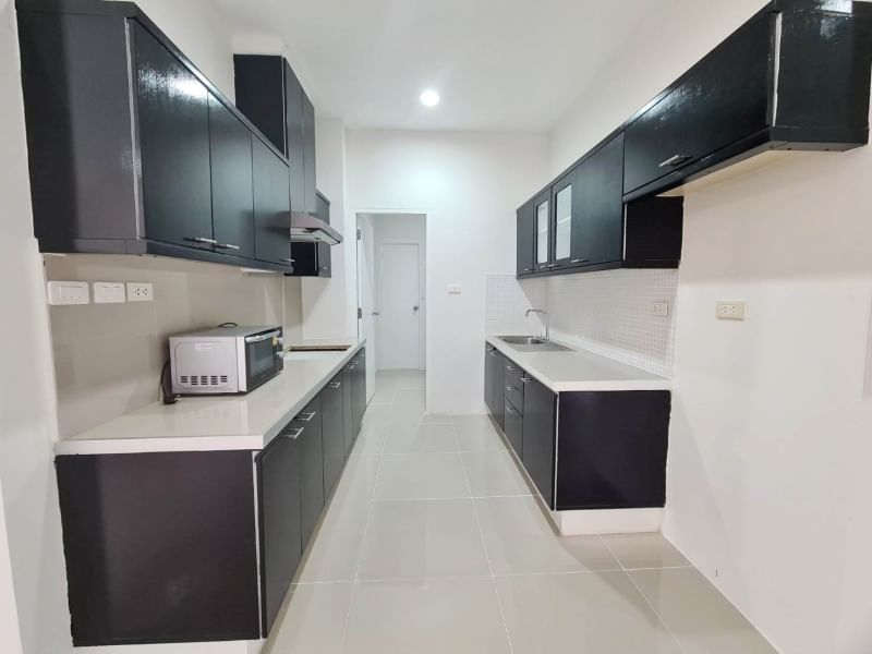 ให้เช่าคอนโดวอเตอร์ ฟอร์ด ไดมอนด์ ทาวเวอร์ พื้นที่ 146 ตรม. 3 ห้องนอน เช่า 75,000 บ/ด