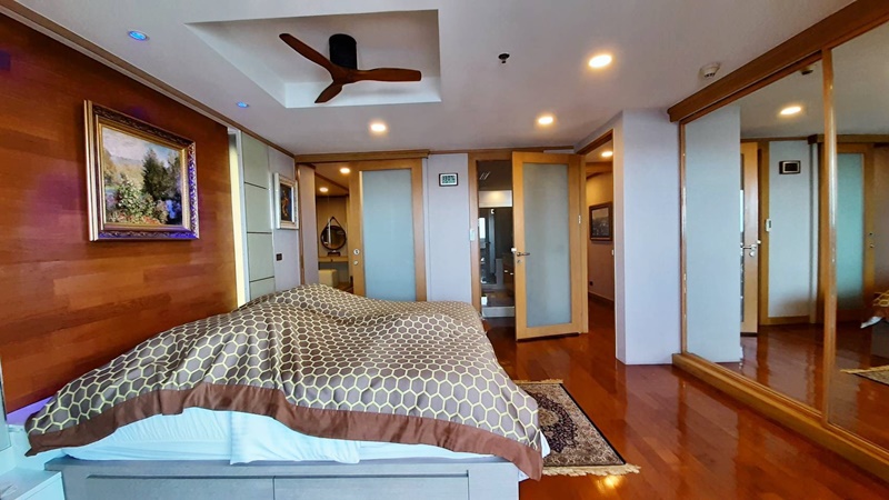 ให้เช่าคอนโด สเตท ทาวเวอร์ คอนโดมิเนียม พื้นที่ 174 ตรม. 2 ห้องนอน เช่า 90,000 บ/ด