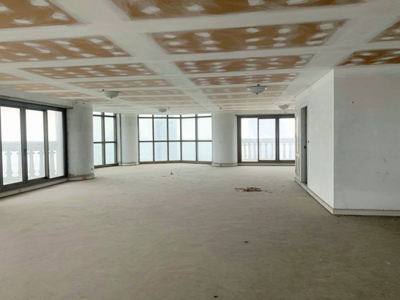 ขายคอนโด สเตท ทาวเวอร์ คอนโดมิเนียม 174 ตรม. (ห้องเปล่า) ขาย 15.2 ล้านบาท