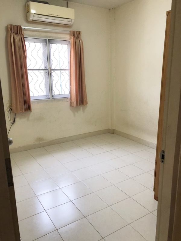 ให้เช่าทาวน์เฮาส์ 2 ชั้น ย่านบางใหญ่ พื้นที่ 19.5 ตรว. 3 ห้องนอน เช่า 7,000 บ/ด