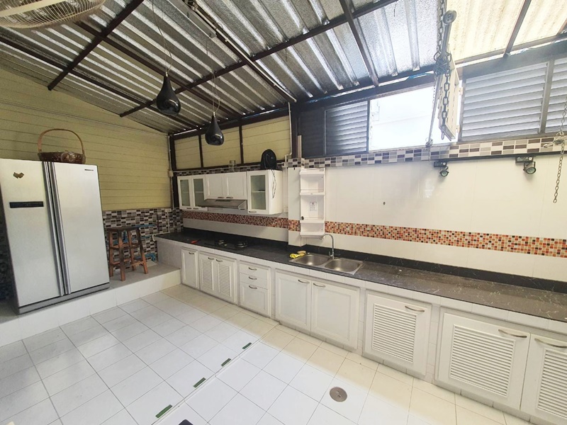 ให้เช่าทาวน์โฮม 3.5 ชั้น ย่านพหลโยธิน พื้นที่ 25.5 ตารางวา 4 ห้องนอน เช่า 30,000 บ/ด