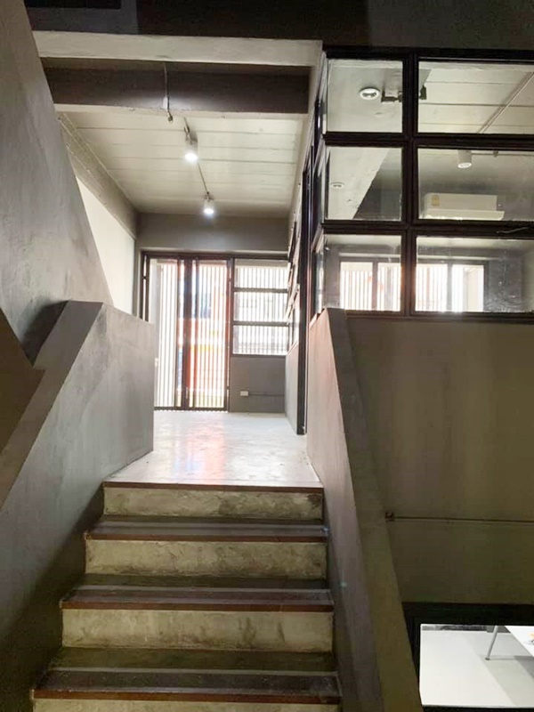 ให้เช่าโฮมออฟฟิศ 3 ชั้น ย่านพระราม 9 พื้นที่ 38 ตรว. เช่า 55,000 บาท/เดือน